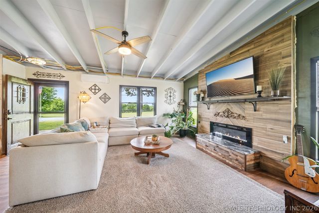 1429 W 640, Chouteau, OK 74337
