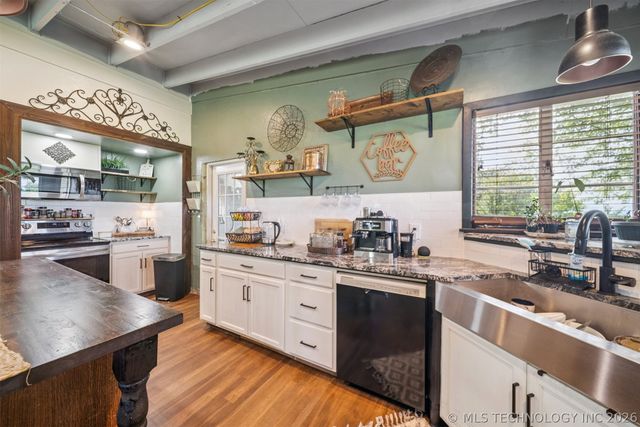 1429 W 640, Chouteau, OK 74337