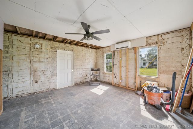 1429 W 640, Chouteau, OK 74337