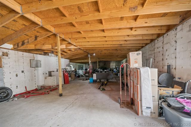 1429 W 640, Chouteau, OK 74337