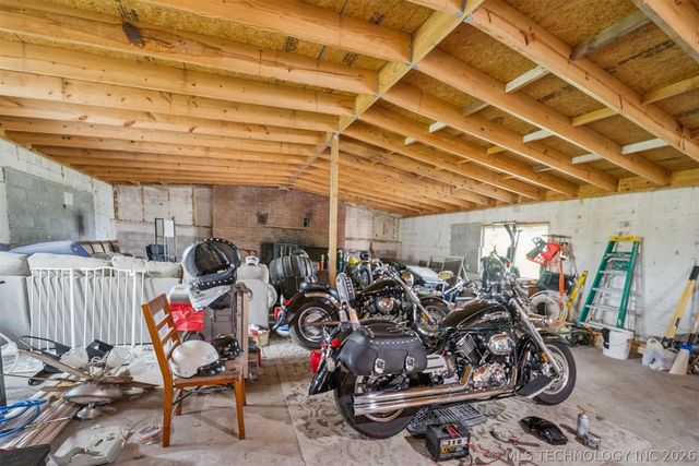 1429 W 640, Chouteau, OK 74337