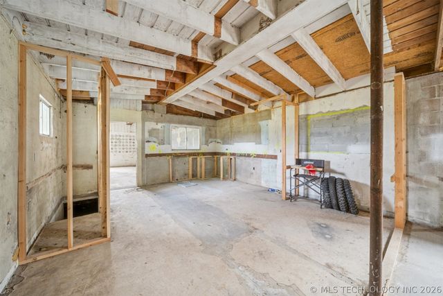 1429 W 640, Chouteau, OK 74337