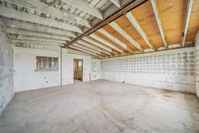 1429 W 640, Chouteau, OK 74337