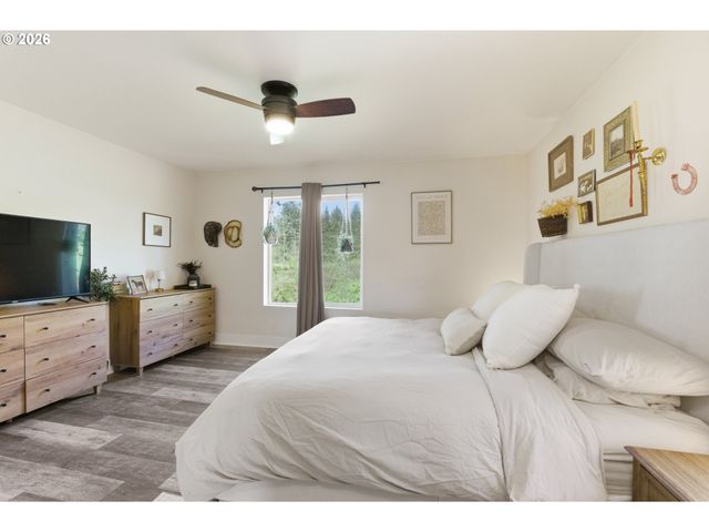 34180 SMITH Rd, St Helens, OR 97051