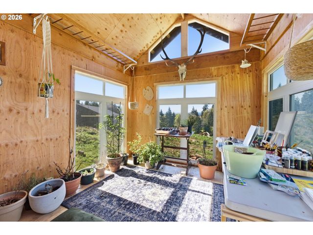 34180 SMITH Rd, St Helens, OR 97051