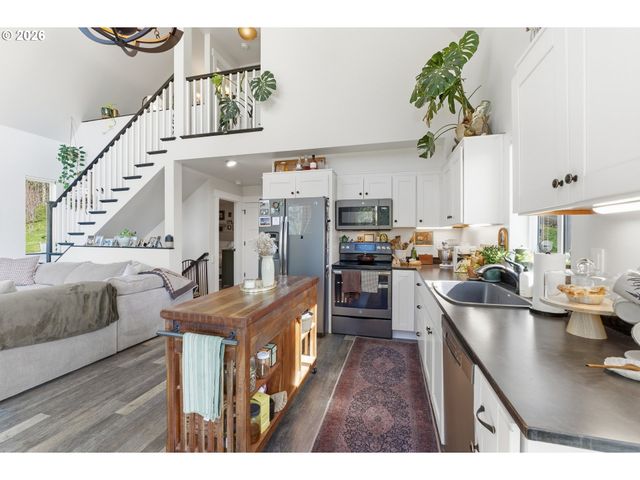 34180 SMITH Rd, St Helens, OR 97051