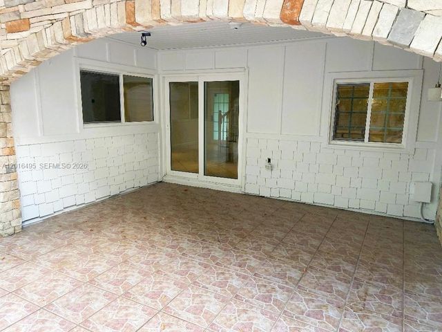 14551 SW 142nd Ct Cir, Miami, FL 33186