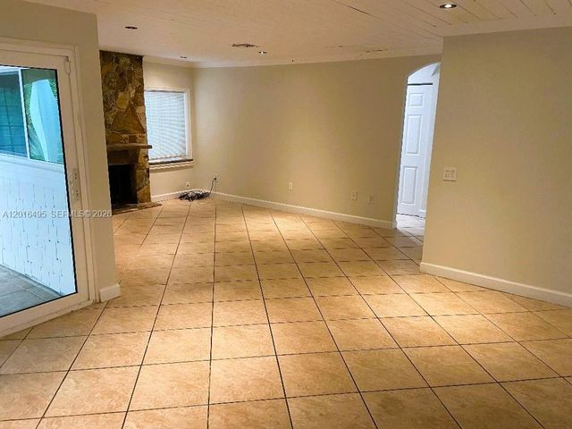 14551 SW 142nd Ct Cir, Miami, FL 33186