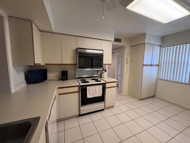 11190 Aspen Glen Drive, Boynton Beach, FL 33437