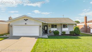 12235 Brougham Drive, Sterling Heights, MI 48312