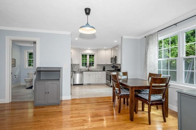 18 Bartlett Ave 18, Chelmsford, MA 01824