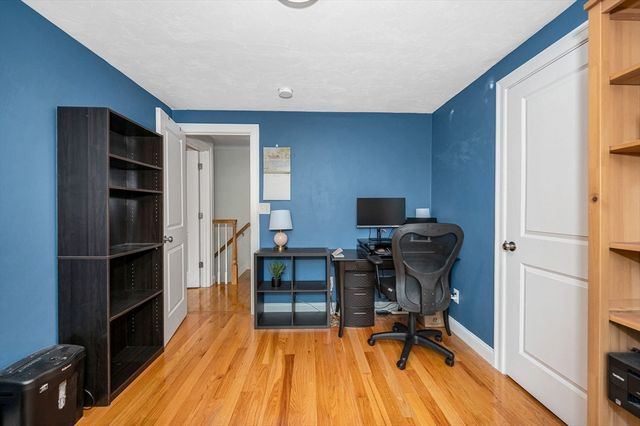 18 Bartlett Ave 18, Chelmsford, MA 01824