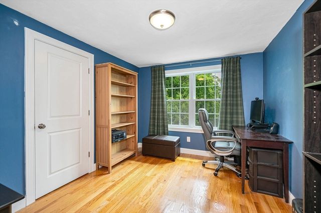 18 Bartlett Ave 18, Chelmsford, MA 01824