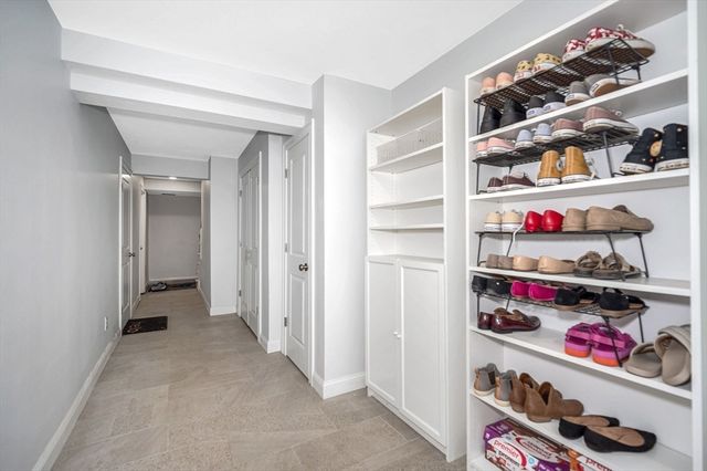 18 Bartlett Ave 18, Chelmsford, MA 01824