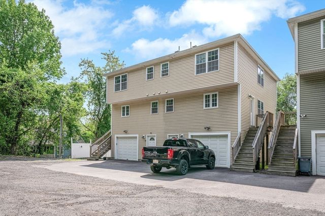 18 Bartlett Ave 18, Chelmsford, MA 01824