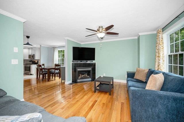 18 Bartlett Ave 18, Chelmsford, MA 01824
