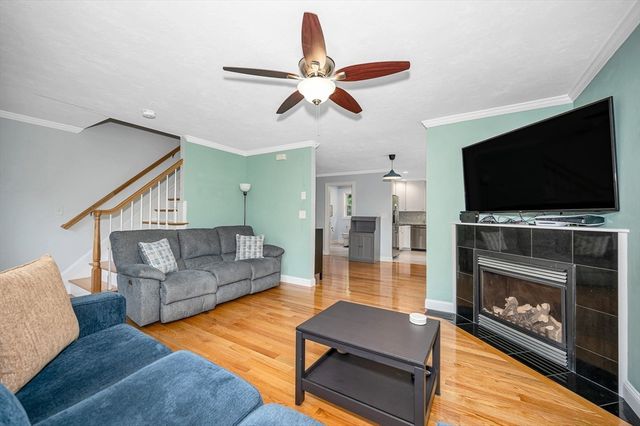 18 Bartlett Ave 18, Chelmsford, MA 01824