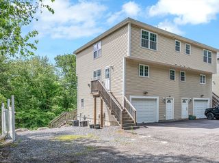 18 Bartlett Ave 18, Chelmsford, MA 01824