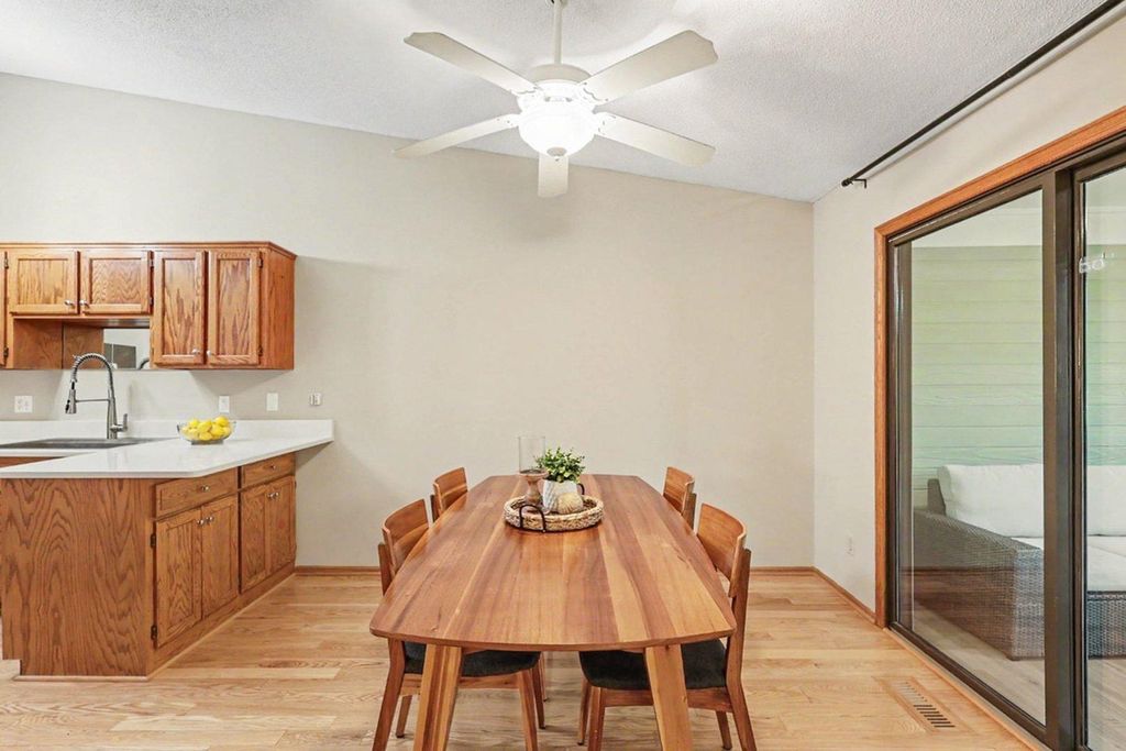 6610 Falstaff Road, Woodbury, MN 55125 — photo 4