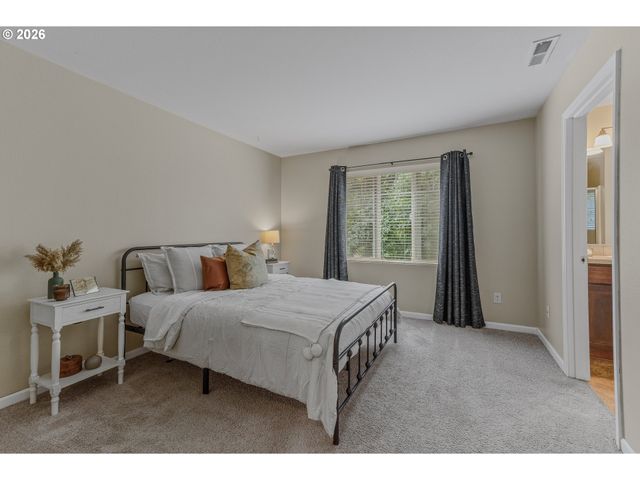 304 Ne NEWHOUSE Rd, Vancouver, WA 98663
