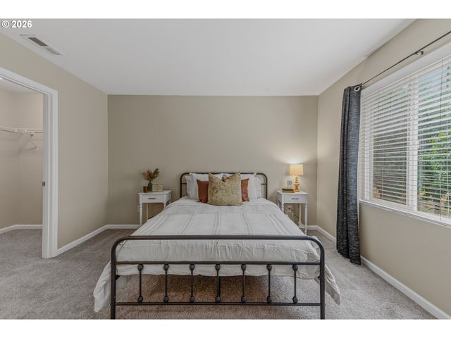 304 Ne NEWHOUSE Rd, Vancouver, WA 98663