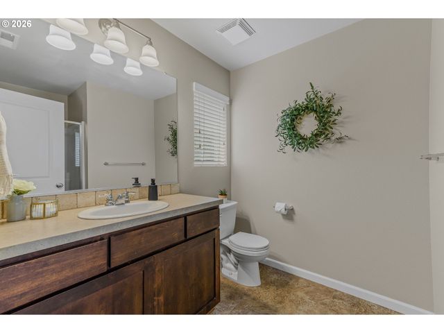 304 Ne NEWHOUSE Rd, Vancouver, WA 98663