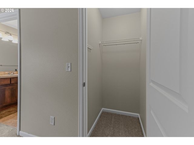 304 Ne NEWHOUSE Rd, Vancouver, WA 98663