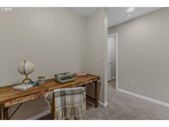 304 Ne NEWHOUSE Rd, Vancouver, WA 98663