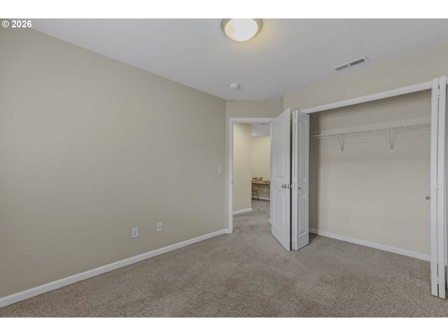 304 Ne NEWHOUSE Rd, Vancouver, WA 98663