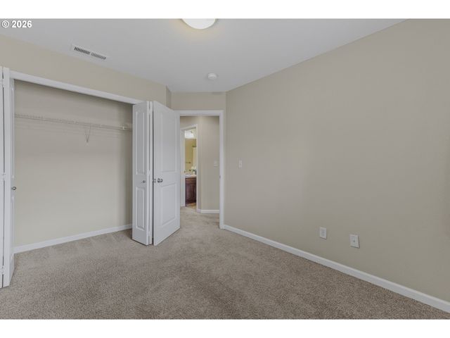 304 Ne NEWHOUSE Rd, Vancouver, WA 98663