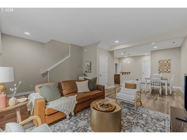 304 Ne NEWHOUSE Rd, Vancouver, WA 98663