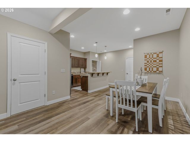 304 Ne NEWHOUSE Rd, Vancouver, WA 98663