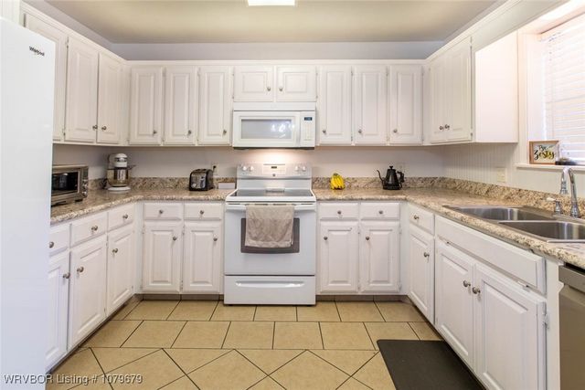 4819 Dora Road, Van Buren, AR 72956