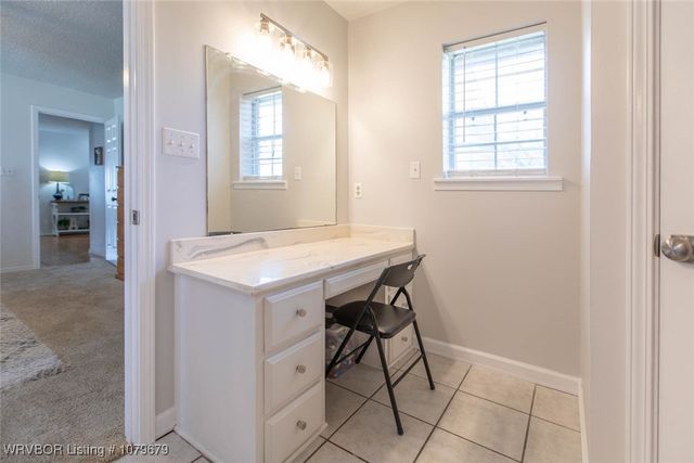 4819 Dora Road, Van Buren, AR 72956