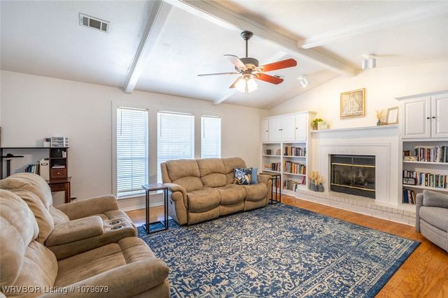 4819 Dora Road, Van Buren, AR 72956