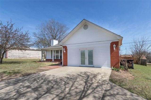 4819 Dora Road, Van Buren, AR 72956