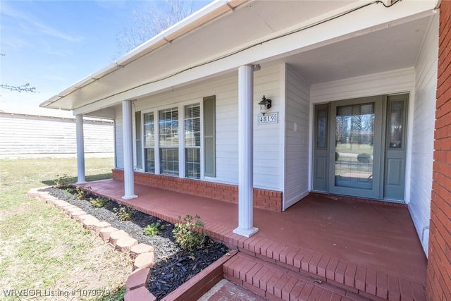 4819 Dora Road, Van Buren, AR 72956