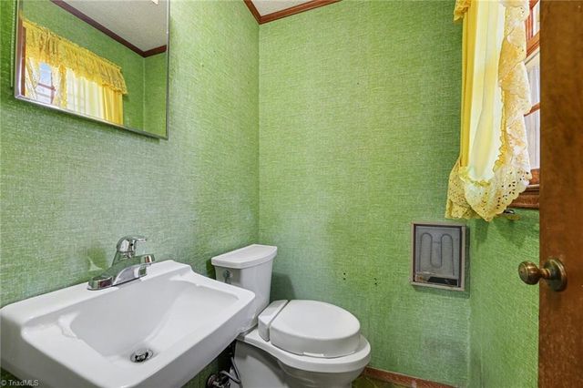 560 Sharp Road, Madison, NC 27025