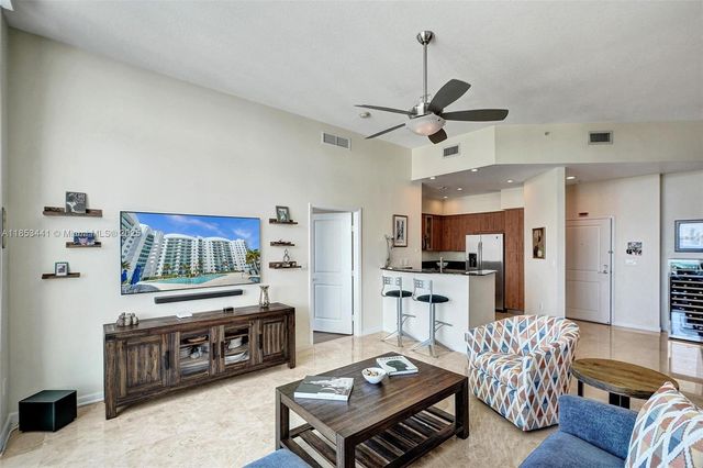 7900 Harbor Island Dr PH15, North Bay Village, FL 33141
