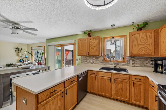 2505 Grand River Drive, Des Moines, IA 50320