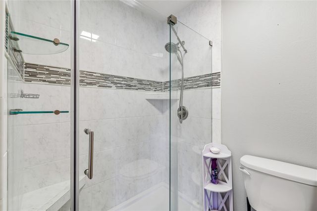 2505 Grand River Drive, Des Moines, IA 50320