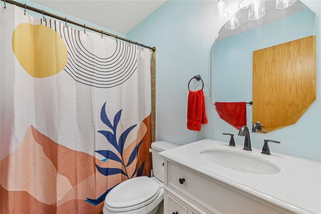 2505 Grand River Drive, Des Moines, IA 50320