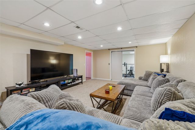 2505 Grand River Drive, Des Moines, IA 50320