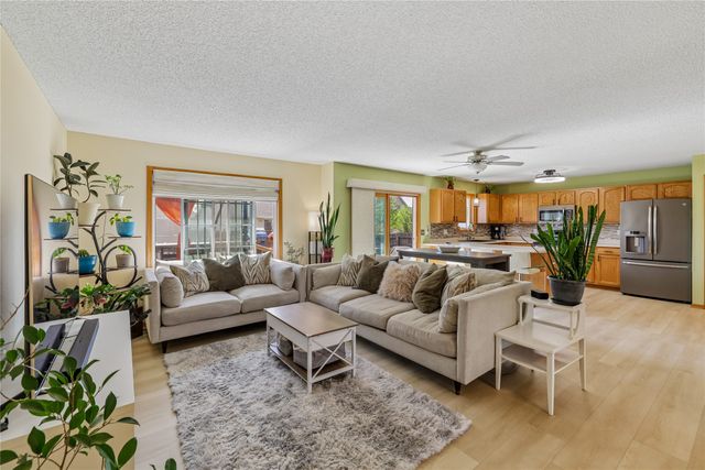 2505 Grand River Drive, Des Moines, IA 50320