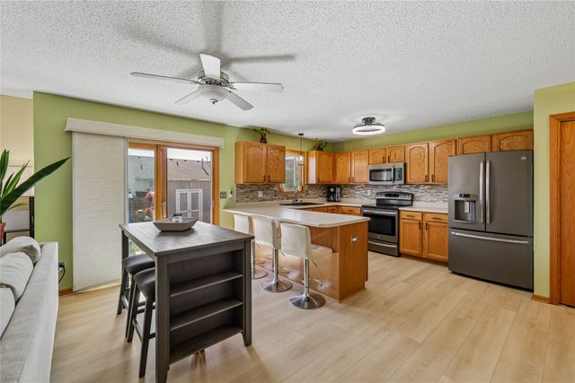 2505 Grand River Drive, Des Moines, IA 50320