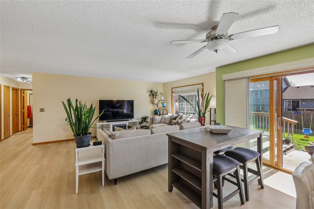 2505 Grand River Drive, Des Moines, IA 50320