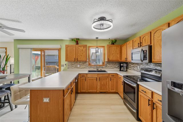 2505 Grand River Drive, Des Moines, IA 50320