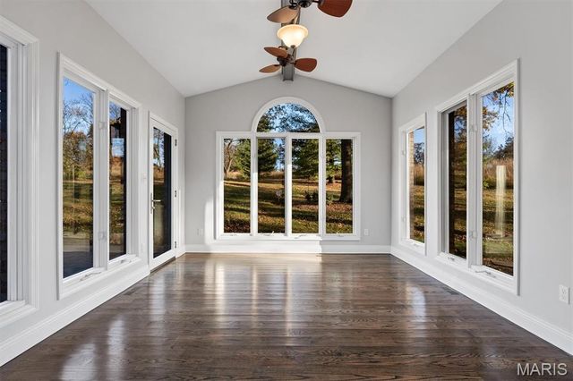 78 Meadowbrook Country Club Estate, Ballwin, MO 63011