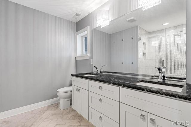 78 Meadowbrook Country Club Estate, Ballwin, MO 63011