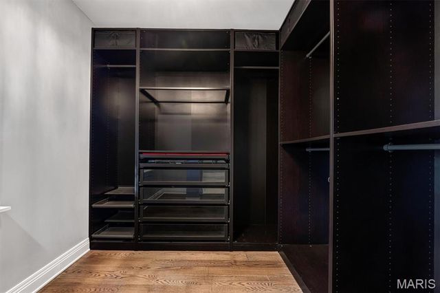 78 Meadowbrook Country Club Estate, Ballwin, MO 63011